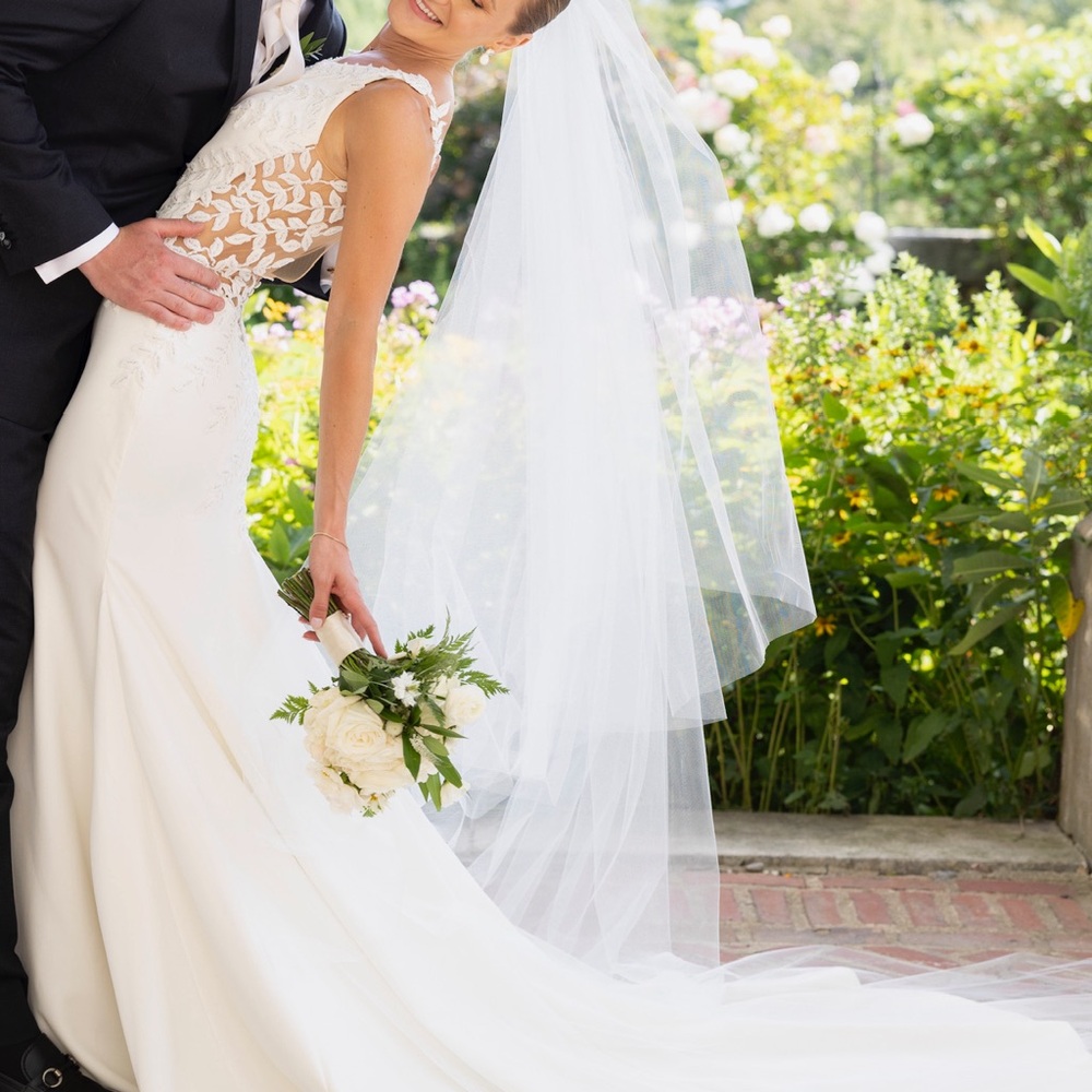 Berta Glimmer Tulle Circle Cathedral Veil